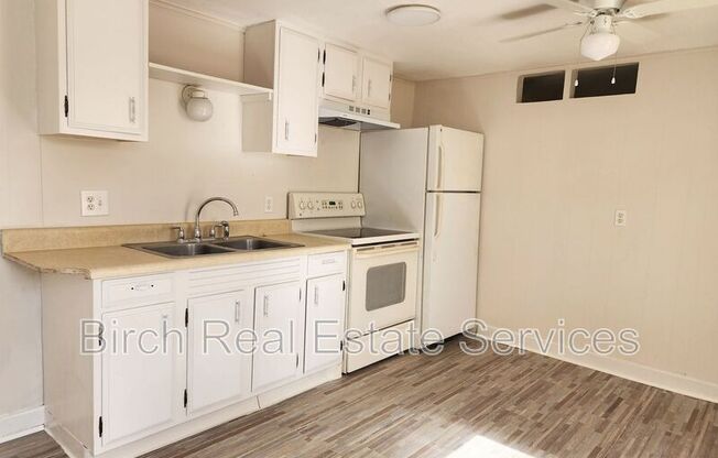 7606 GRAND BLVD