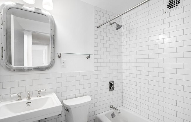 2 beds, 1.5 baths, $5,500, Unit 31C