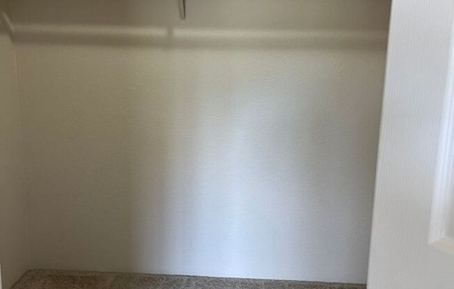 2 beds, 1 bath, 860 sqft, $2,295, Unit C-201