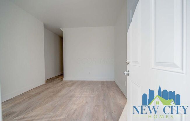 2 beds, 1 bath, $1,299, Unit 189 N Central Ave