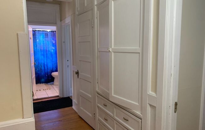 4 beds, 2 baths, $2,395, Unit 9