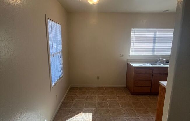 2 beds, 1 bath, $2,295