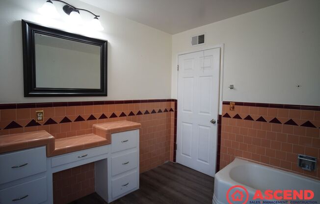 2 beds, 1 bath, 1,195 sqft, $1,500, Unit 1104 El Tejon Ave #A