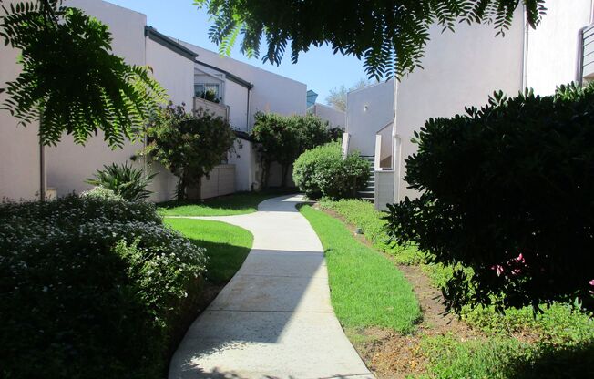 Linda Vista 2nd floor Studio w/Balcony