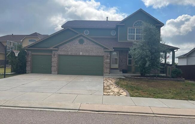 8021 Lodi Ln