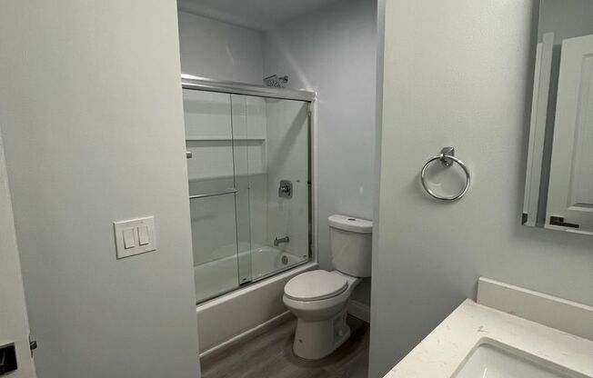 2 beds, 1 bath, 796 sqft, $2,350, Unit C-104