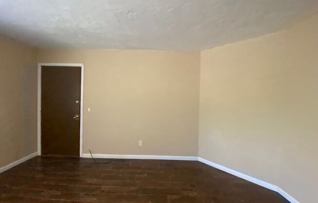 1 Bedroom 1 Bath Condo *NW Expressway*******SECTION 8 APPROVED PROPERTY****SPRING SPECIAL