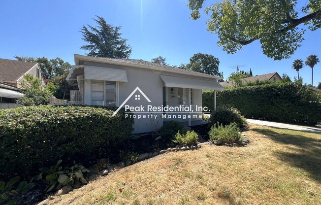 Charming Land Park 2bd/1ba Duplex-Must See!