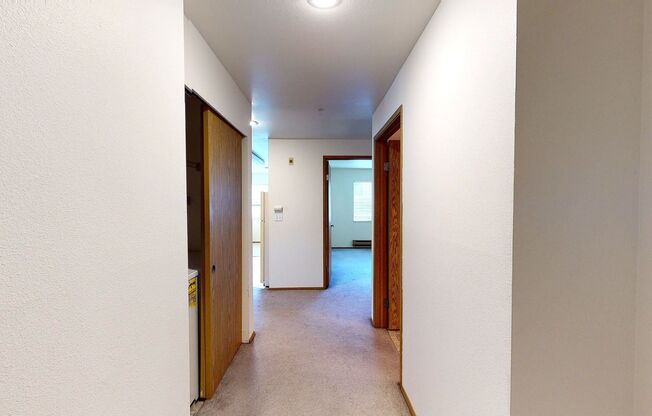 2 beds, 1 bath, 800 sqft, $1,995, Unit 105