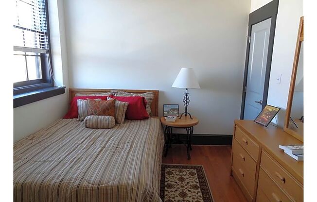 1 bed, 1 bath, 505 sqft, $925, Unit Apt #33