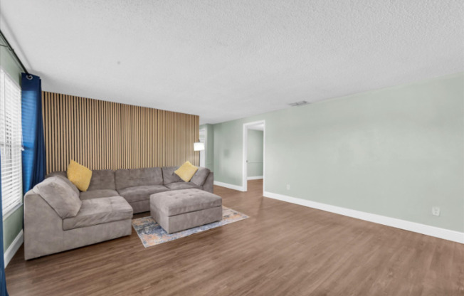 502 TIMBER BAY CIR E