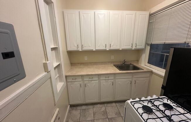 025 (550 Leavenworth)
