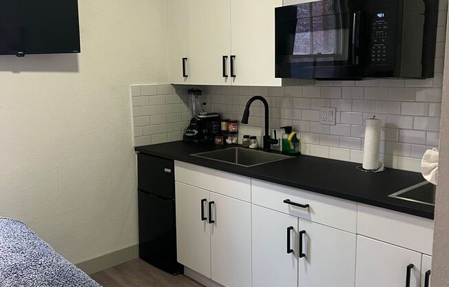 Studio, 1 bath, 130 sqft, $1,595, Unit 843 - 22