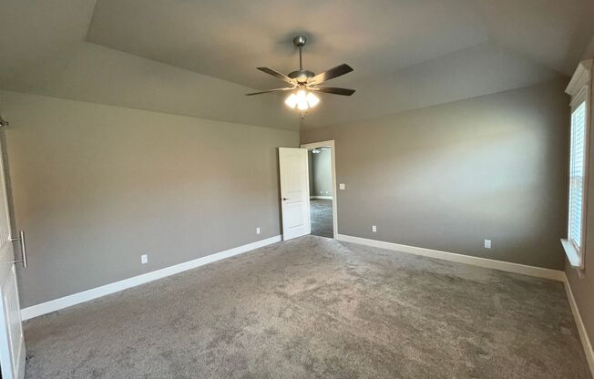 3 beds, 2 baths, $1,595