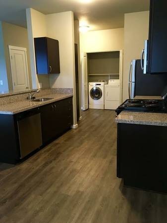 2 beds, 2 baths, 1,029 sqft, $1,695, Unit 116