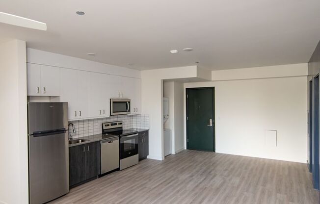 1 bed, 1 bath, 472 sqft, $1,350, Unit 312