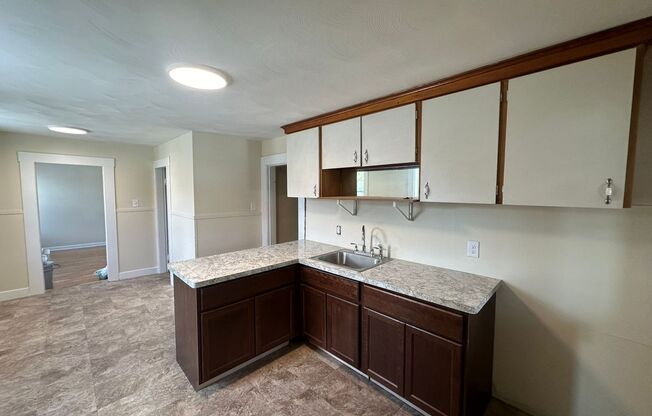 2 beds, 2 baths, $1,795, Unit 24 Main St - Front