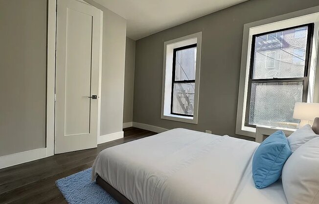 228 E 116 ST