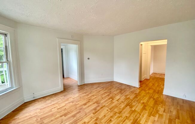 Studio, 1 bath, $995, Unit 2