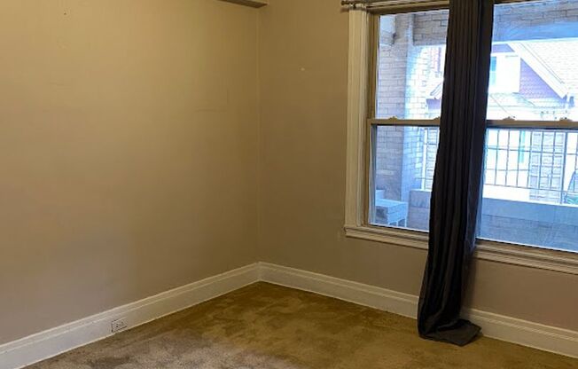 2 beds, 1 bath, $1,695, Unit 5806 Howe - 4