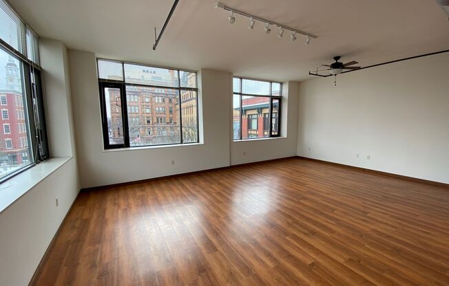 2 beds, 1.5 baths, 1,315 sqft, $1,650, Unit Unit 313