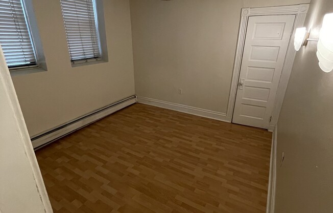 2 beds, 1 bath, 630 sqft, $2,900, Unit J4