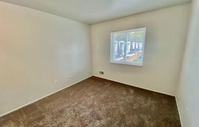 2 beds, 1 bath, 850 sqft, $1,345, Unit 907