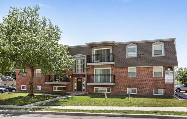 Phog Apartments / Meiners Development Co. of Independence