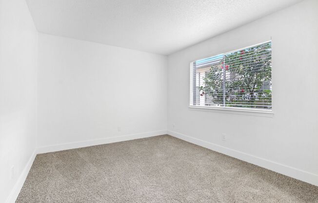 1 bed, 1 bath, 605 sqft, $1,395, Unit 5