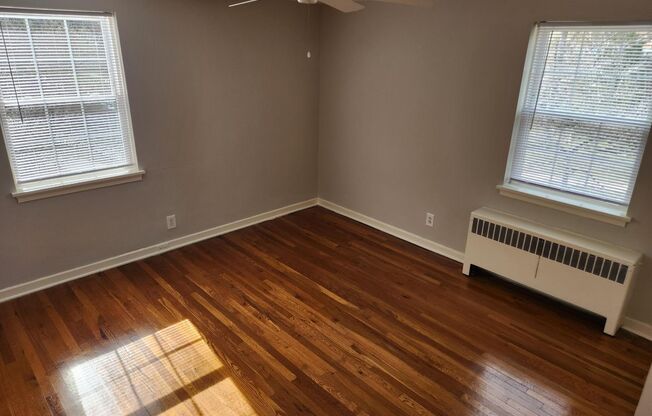 2 beds, 1 bath, 897 sqft, $2,385, Unit A-24