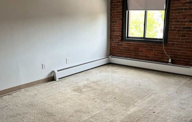 1 bed, 1 bath, 715 sqft, $1,775, Unit 45-610