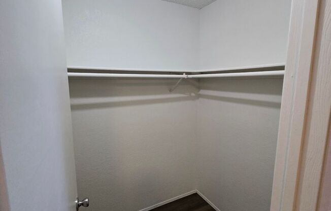 1 bed, 1 bath, 500 sqft, $1,050, Unit 46-8