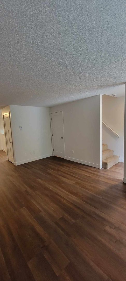 2 beds, 1.5 baths, 925 sqft, $1,950, Unit C-106