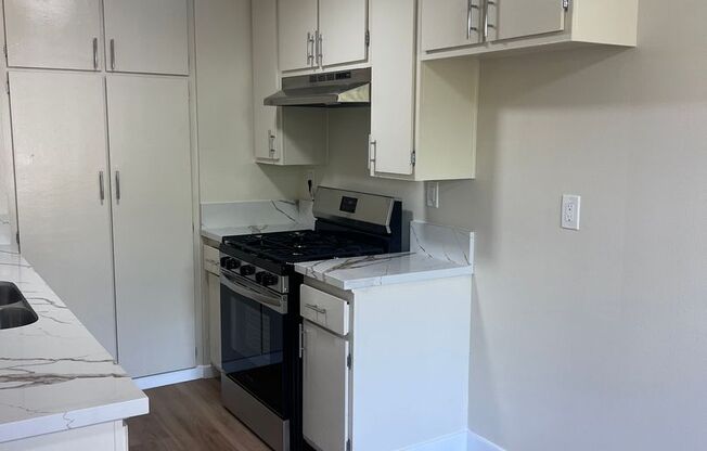 1 bed, 1 bath, 730 sqft, $1,554, Unit 14100 123