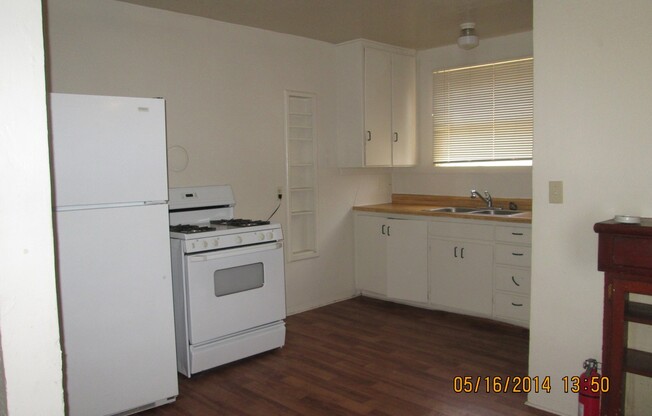 Escalon cute 2 bedroom duplex w/garage