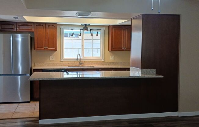 Beautifully Crafted 3 Bed 2 Bath Home in Tempe *NO Carpet**