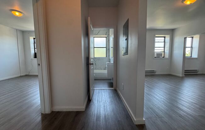 1 bed, 1 bath, $1,195, Unit 4L