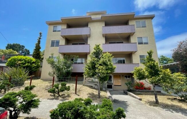 3 beds, 2 baths, $6,200, Unit 14