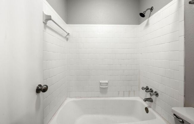 1 bed, 1 bath, 750 sqft, $956, Unit B26