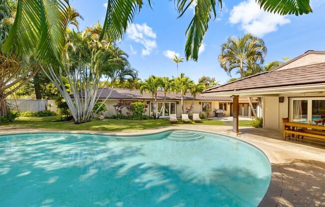 Modern Tropical Home w/Pool, Private Yard, & A/C. Kahala Breeze