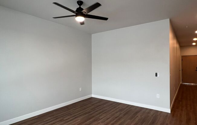 Studio, 1 bath, 655 sqft, $1,425, Unit WR 305-425