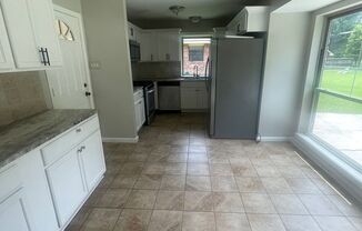 3 beds, 2 baths, $1,600