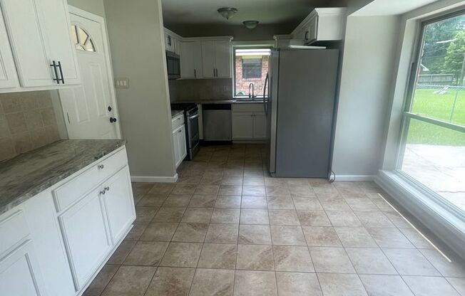 3 beds, 2 baths, $1,600