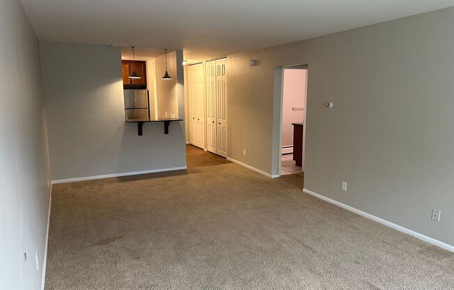 1 bed, 1 bath, 750 sqft, $1,195, Unit 209 (R)