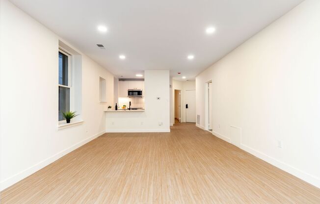 1 bed, 1 bath, 702 sqft, $2,180, Unit A-401