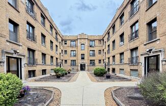 724 Roscoe St.