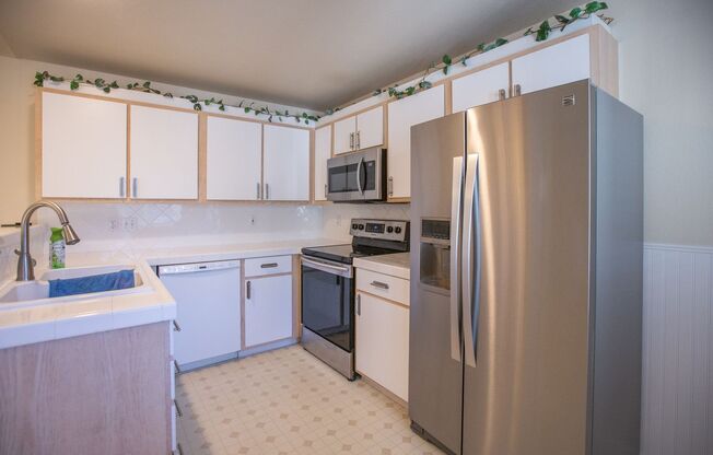 3 beds, 2 baths, $2,995, Unit UNIT 507