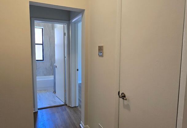 1 bed, 1 bath, 700 sqft, $1,575, Unit 7722-1A
