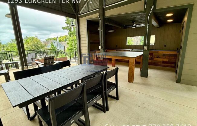 1293 LONGREEN TER NW