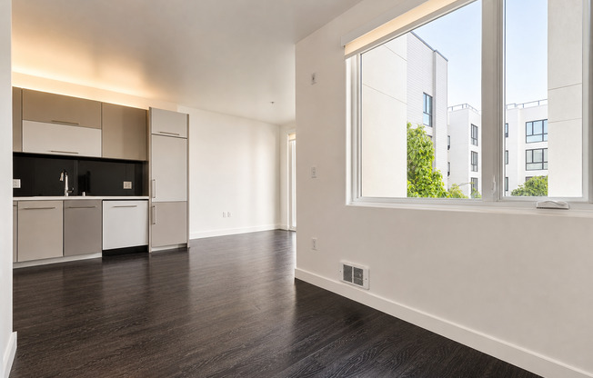 Studio, 1 bath, 503 sqft, $2,595, Unit 321